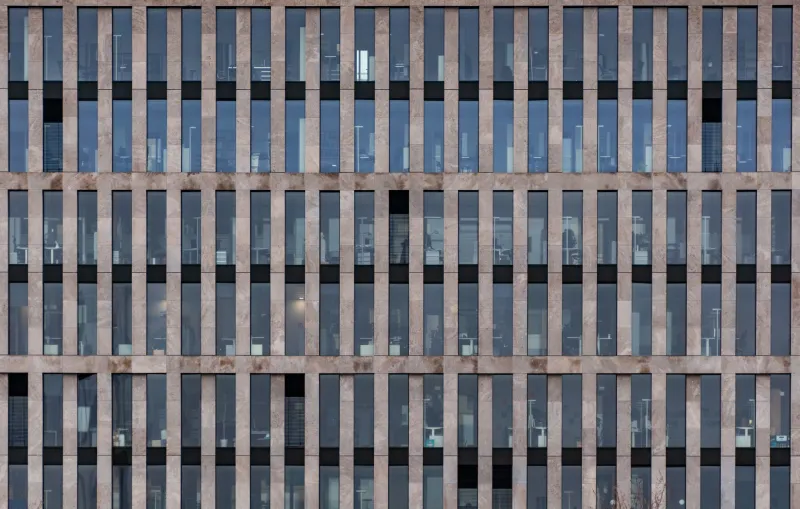 Paying for Power You Don't Control: Solving the Split-Incentive Problem in Commercial Leases